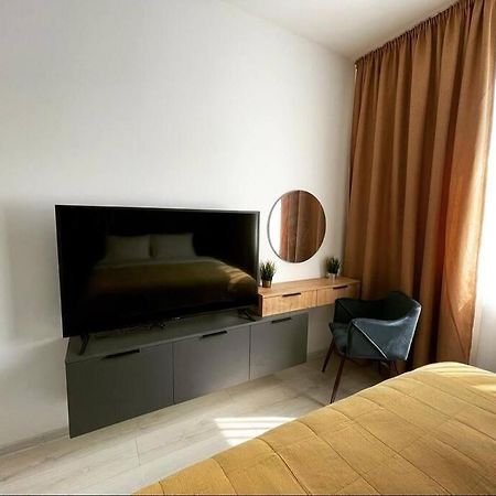 Minimalist Studio Apartment Braszów Zewnętrze zdjęcie