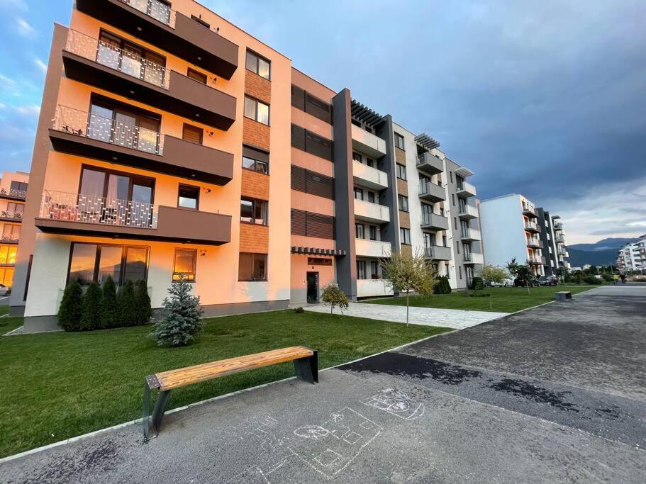 Minimalist Studio Apartment Braszów Zewnętrze zdjęcie