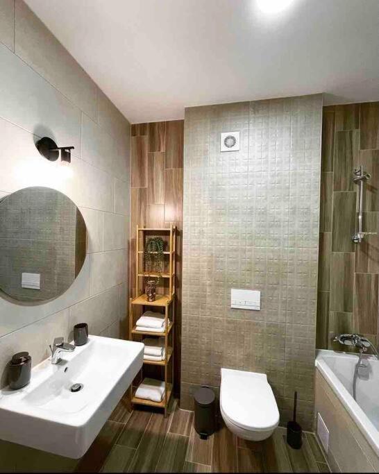 Minimalist Studio Apartment Braszów Zewnętrze zdjęcie